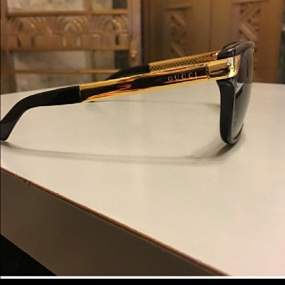 AUTHENTIC GUCCI SHADES - Picture 2 of 6